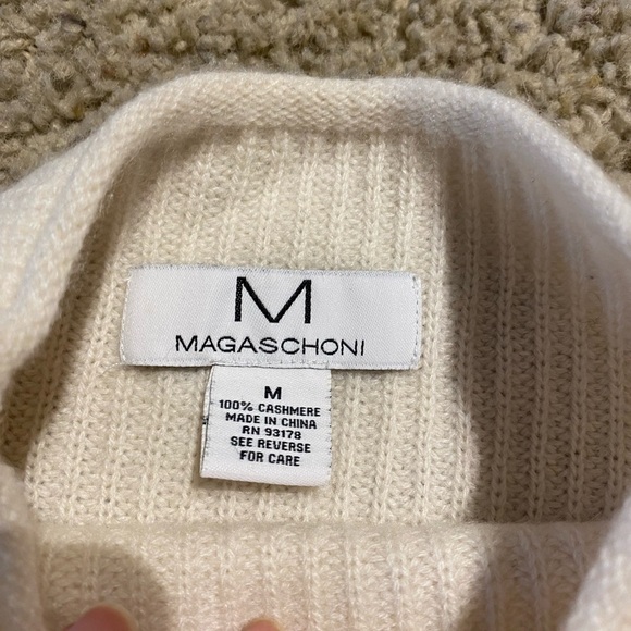 Magaschoni Women's Cashmere Knit Mock Neck Sweater in Cream Size M Cozy Pullover - Picture 3 of 5